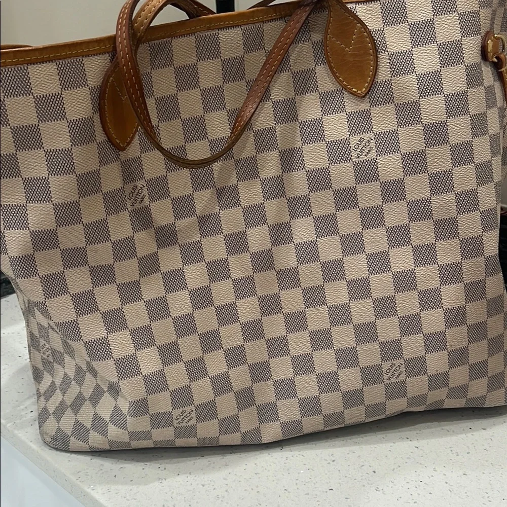 Stylish Checkered Tote Bag - Picture 6 of 9
